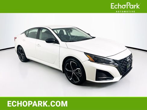 Used 2024 Nissan Altima 2.5 SR FWD image 1