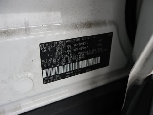 Used 2025 Toyota RAV4 LE AWD/4WD image 57