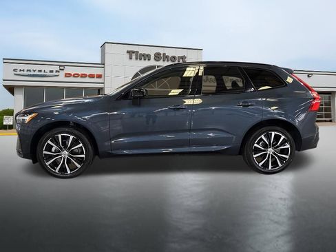 Used 2025 Volvo XC60 B5 Plus image 2