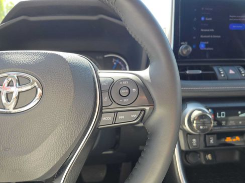 Certified 2023 Toyota RAV4 XLE Premium AWD/4WD image 31
