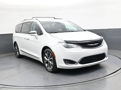 Used 2017 Chrysler Pacifica Limited