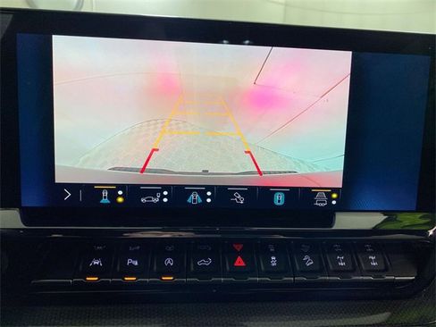 Used 2023 Chevrolet Silverado 1500 ZR2 w/ Technology Package image 39