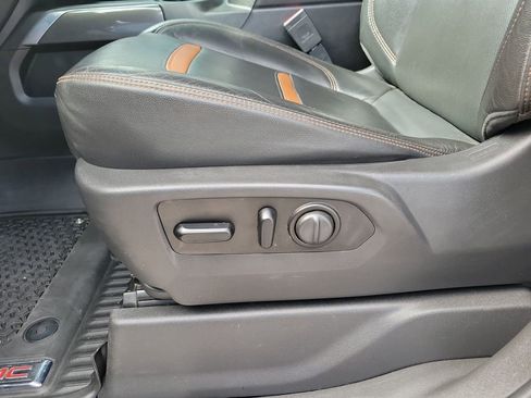 Used 2021 GMC Sierra 2500 AT4 w/ AT4 Premium Plus Package image 17