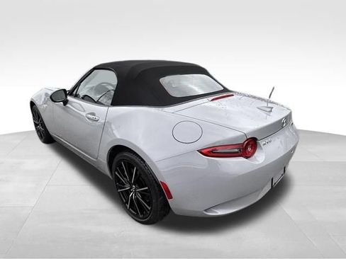Used 2025 MAZDA MX-5 Miata Grand Touring RWD image 3