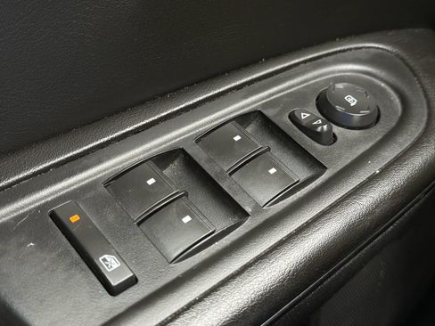Used 2016 GMC Acadia SLE FWD image 23