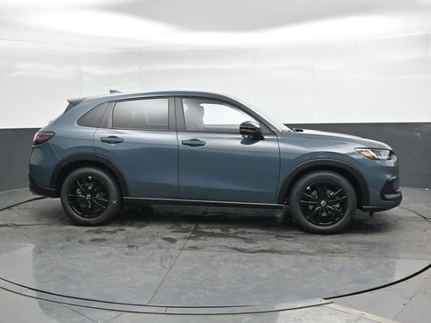 New 2026 Honda HR-V Sport image 3