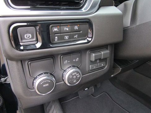 New 2026 GMC Yukon Elevation w/ Elevation Premium Package RWD image 28