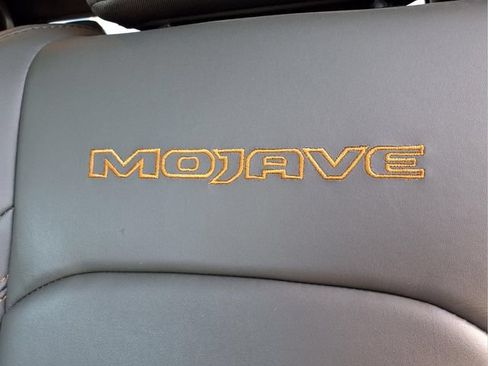 Used 2024 Jeep Gladiator Mojave w/ Technology Group AWD/4WD image 22