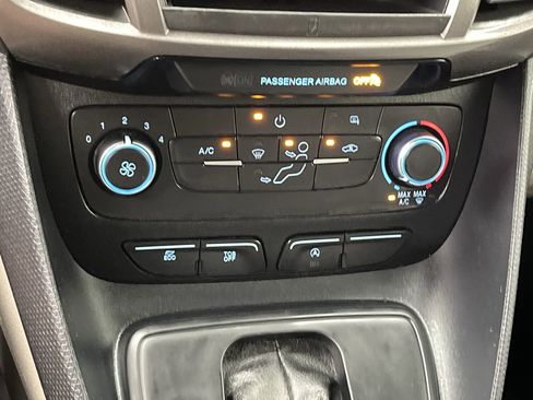Used 2022 Ford Transit Connect XLT FWD image 17
