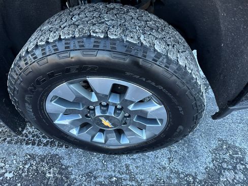 Used 2022 Chevrolet Silverado 2500 Custom w/ Custom Convenience Package image 13