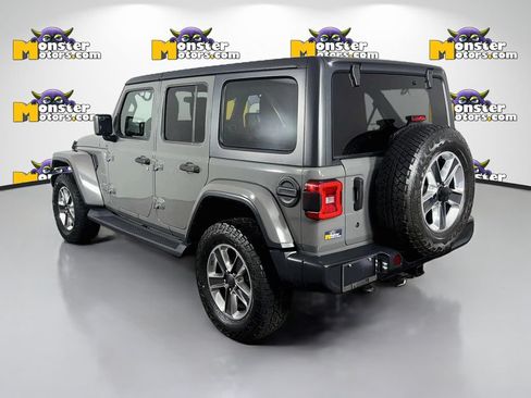 Used 2019 Jeep Wrangler Unlimited Sahara w/ Dual Top Group AWD/4WD image 7
