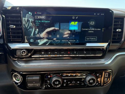 Used 2024 Chevrolet Silverado 3500 High Country w/ Technology Package AWD/4WD image 13