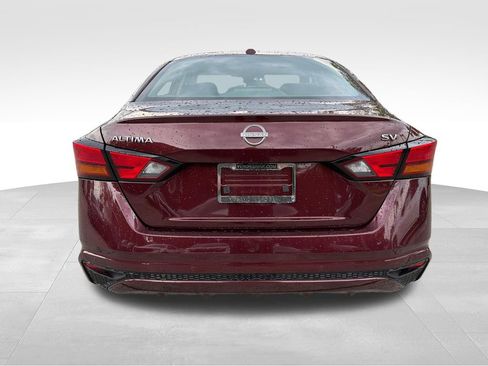 Used 2024 Nissan Altima 2.5 SV FWD image 6