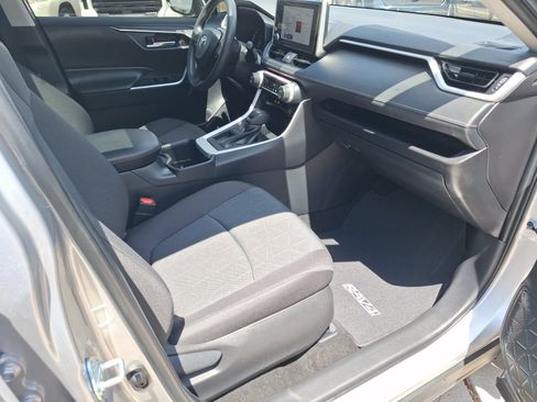 Used 2024 Toyota RAV4 XLE w/ Convenience Package FWD image 32