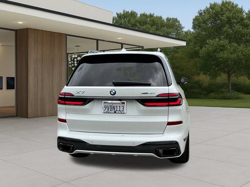 Used 2026 BMW X7 xDrive40i w/ M Sport Package AWD/4WD image 9