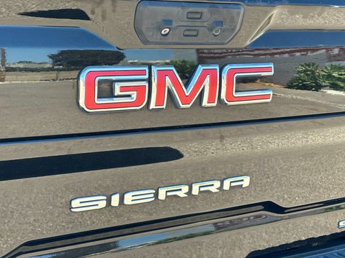 Used 2022 GMC Sierra 2500 SLT w/ SLT Convenience Package AWD/4WD image 26