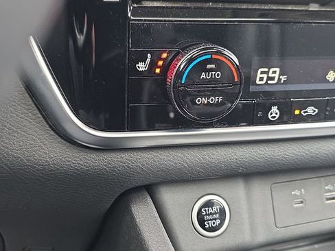 Certified 2023 Nissan Rogue SV w/ SV Premium Package AWD/4WD image 33