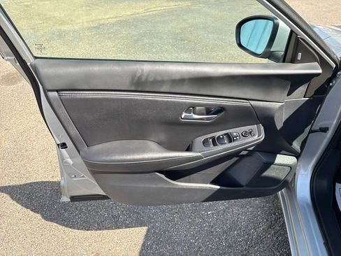 Used 2023 Nissan Sentra SV FWD image 8