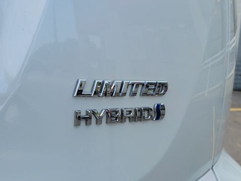 Used 2018 Toyota RAV4 Limited w/ Advanced Technology Package AWD/4WD image 7