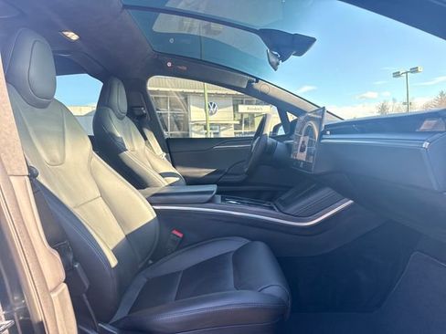 Used 2024 Tesla Model X image 13