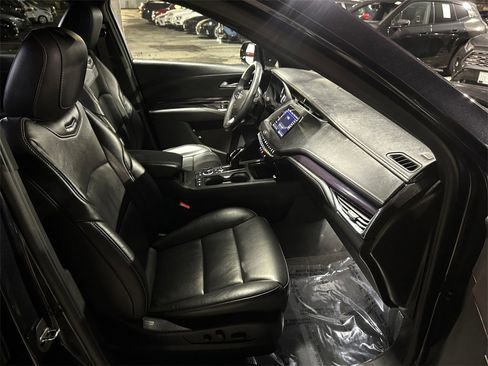 Used 2022 Cadillac XT4 Luxury w/ Cold Weather Package image 23