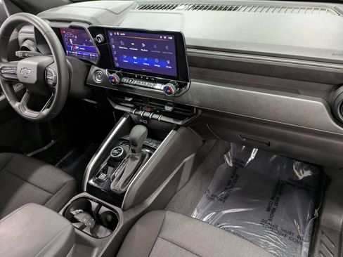 Used 2025 Chevrolet Colorado Trail Boss AWD/4WD image 35