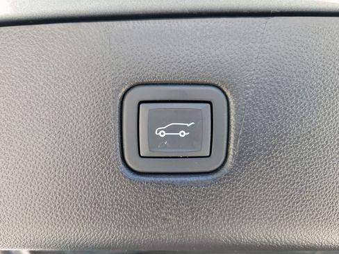 Used 2023 Chevrolet Blazer RS w/ Enhanced Convenience Package image 9