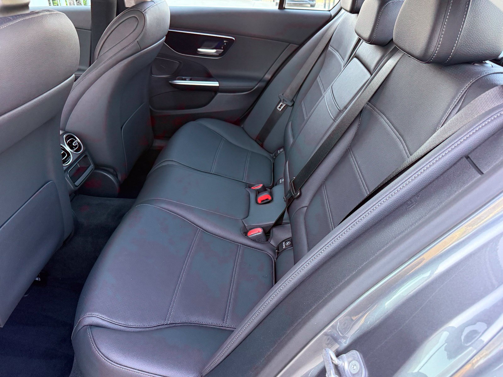 Used 2025 Mercedes-Benz C 300 Sedan image 40