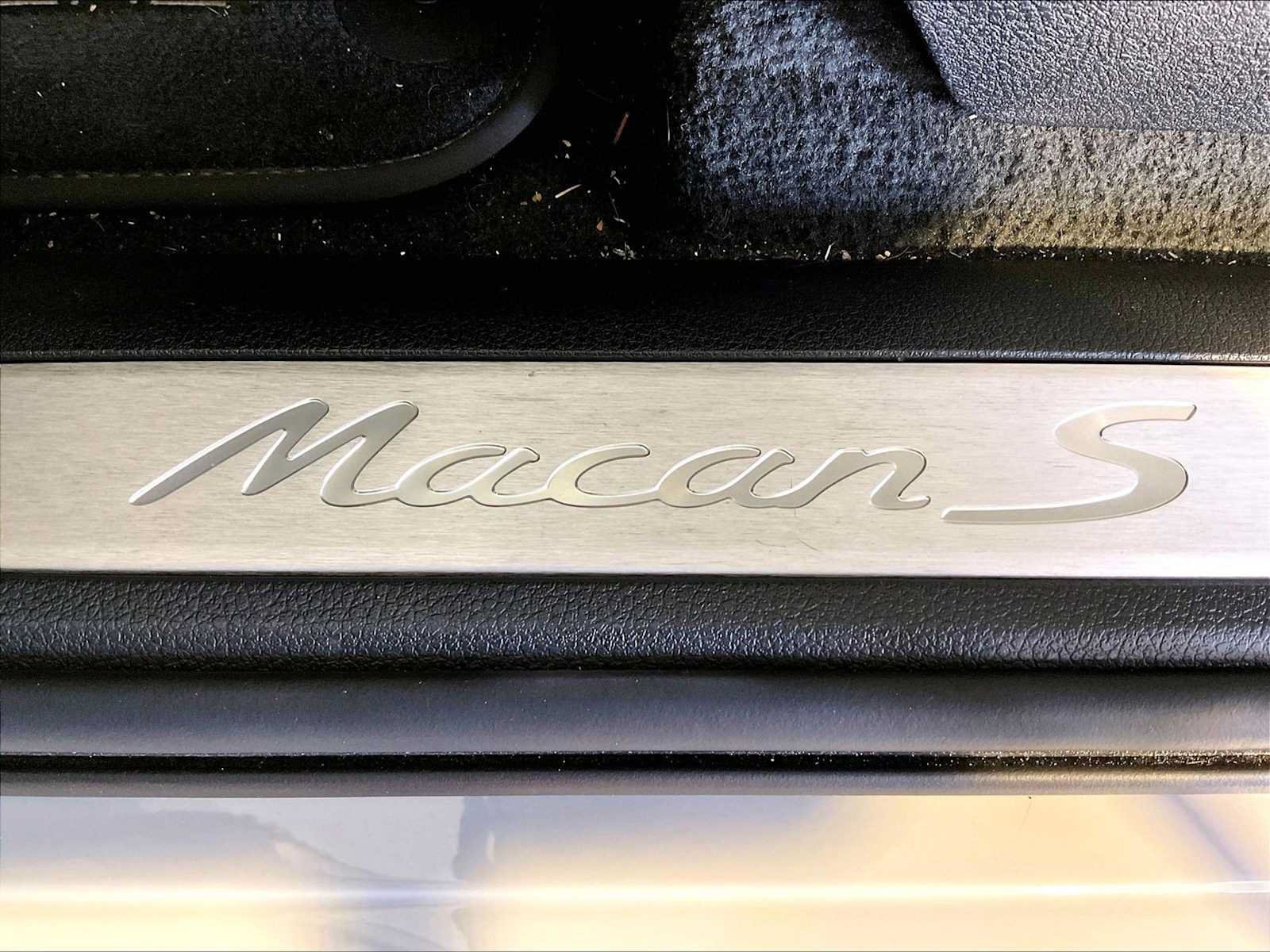 Certified 2023 Porsche Macan S AWD/4WD image 19