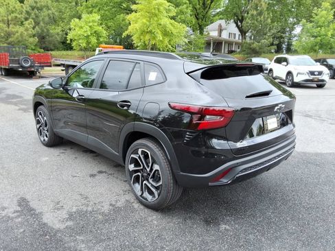 New 2026 Chevrolet Trax RS w/ Sunroof Package FWD image 7