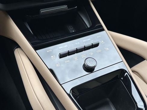 New 2026 Porsche Cayenne Coupe AWD/4WD image 27