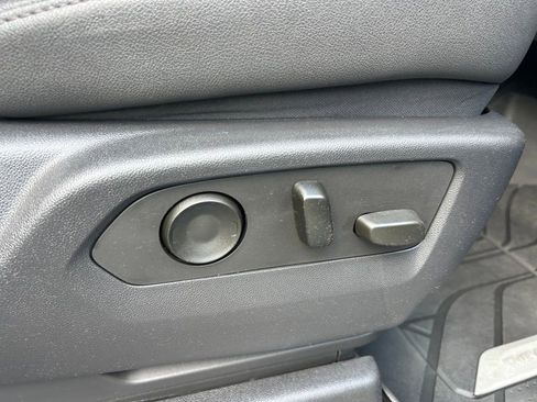 Used 2023 Chevrolet Silverado 1500 ZR2 w/ Technology Package image 58