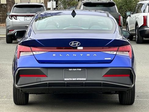 New 2025 Hyundai Elantra Blue image 6