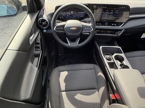 New 2026 Chevrolet Equinox LT w/ Safety and Technology Package FWD image 15