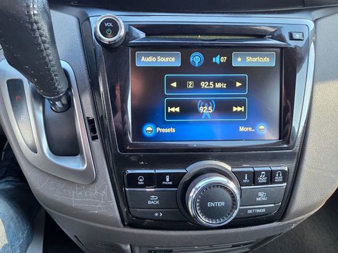 Used 2016 Honda Odyssey Touring Elite image 19