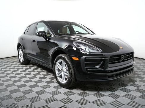 New 2026 Porsche Macan image 28