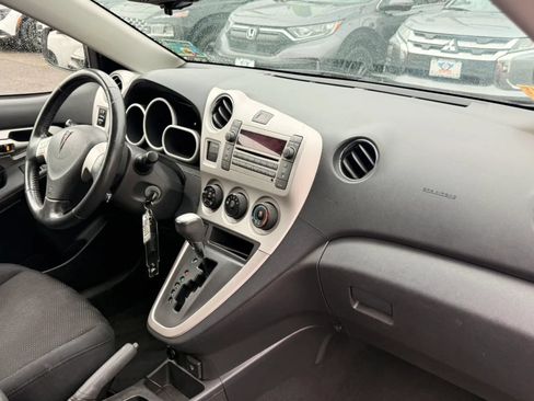Used 2009 Pontiac Vibe AWD w/ Sun And Sound Package image 16