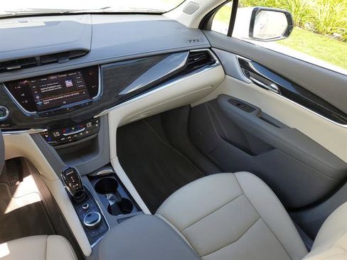 Used 2021 Cadillac XT6 Premium Luxury FWD image 39