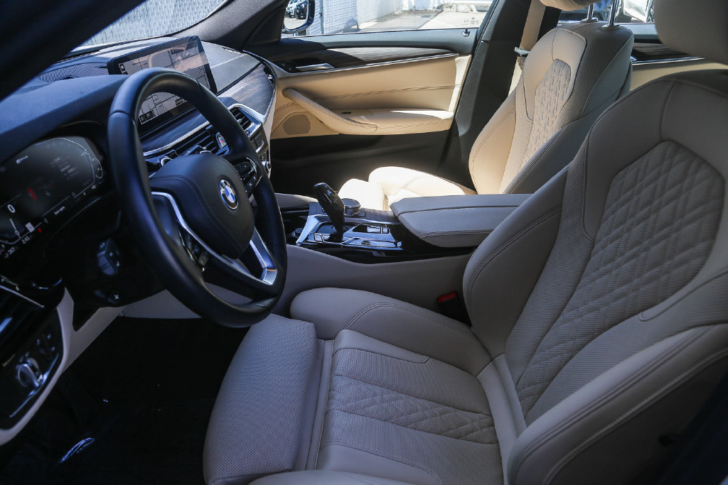 Certified 2023 BMW 530e w/ Convenience Package RWD image 14