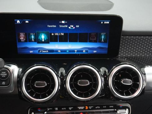 Used 2026 Mercedes-Benz GLB 250 image 29