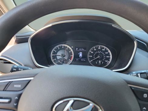 Used 2019 Hyundai Santa Fe SE image 10