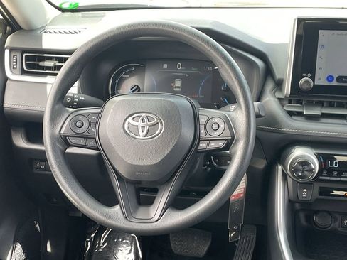 Used 2025 Toyota RAV4 LE AWD/4WD image 13