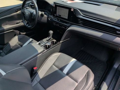 Used 2025 Toyota Camry SE FWD image 28