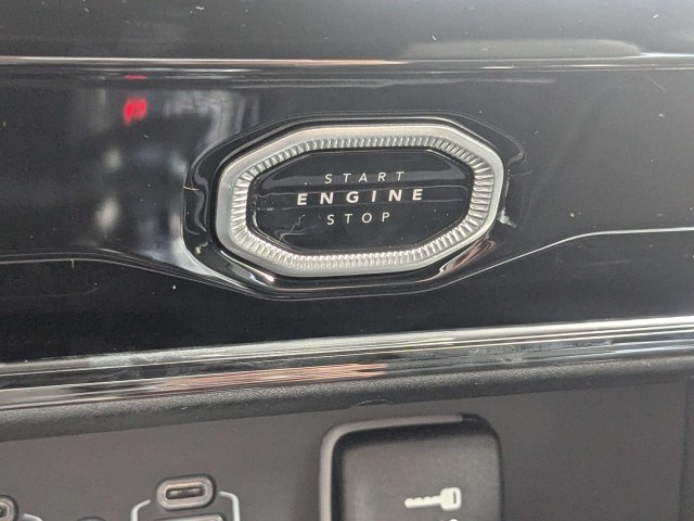 New 2027 Jeep Grand Cherokee Altitude AWD/4WD image 31