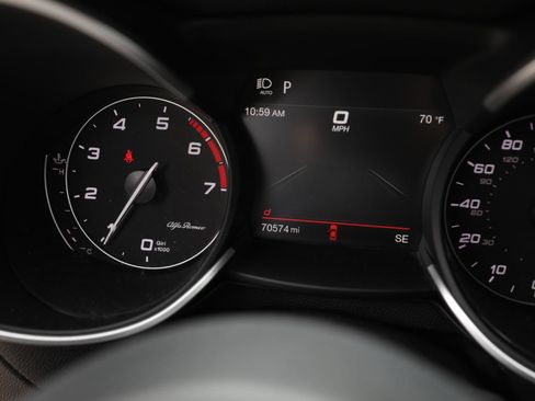 Used 2018 Alfa Romeo Stelvio Ti AWD/4WD image 27