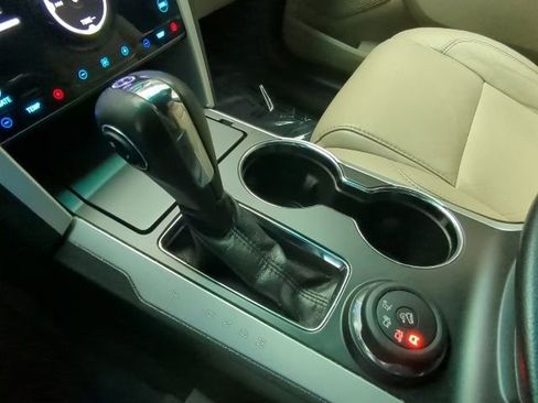 Used 2014 Ford Explorer Limited image 18