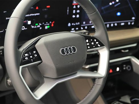 New 2025 Audi Q5 Premium Plus image 16