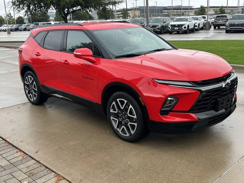 Used 2024 Chevrolet Blazer RS w/ Enhanced Convenience Package image 2