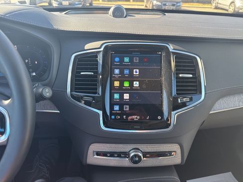 Certified 2023 Volvo XC60 B5 Plus w/ Protection Package Premier image 27