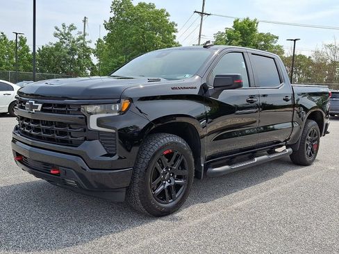 Used 2024 Chevrolet Silverado 1500 RST w/ Redline Edition AWD/4WD image 3